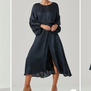 ASTR Marin Dolman Sleeve Midi Dress in Midnight Blue Satin Size Medium NEW Navy
